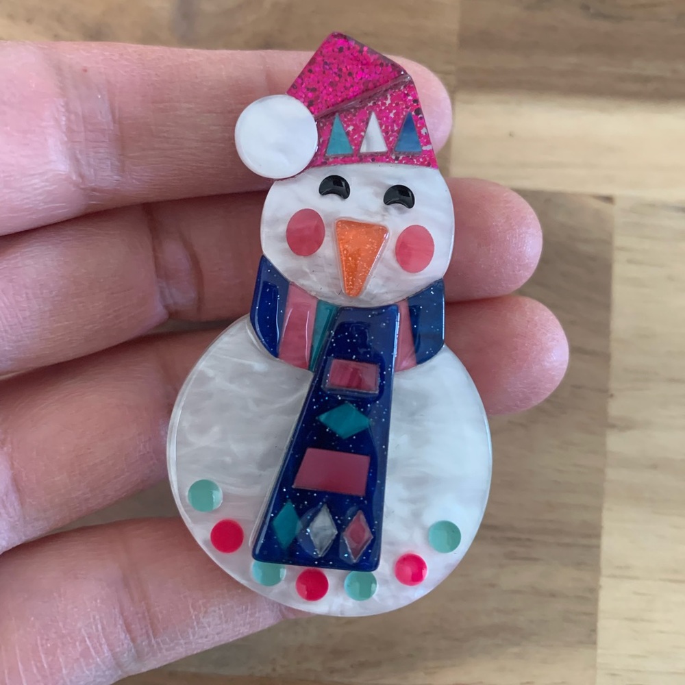 Erstwilder Stay Frosty, Snowman Brooch Christmas pin NWOT - Picture 8 of 8
